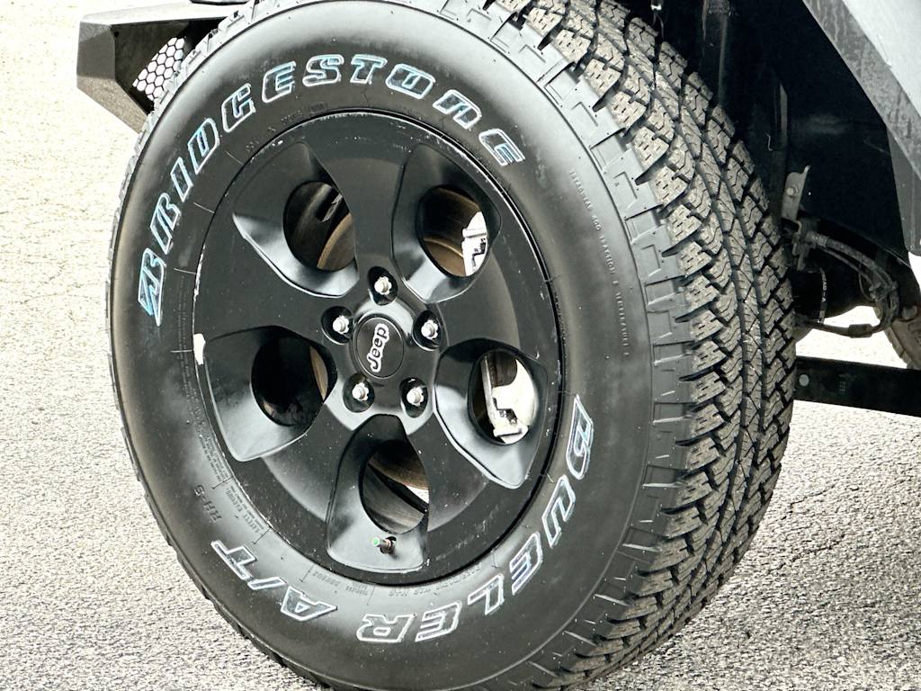 Thumbnail: 2023 Jeep Wrangler - 8