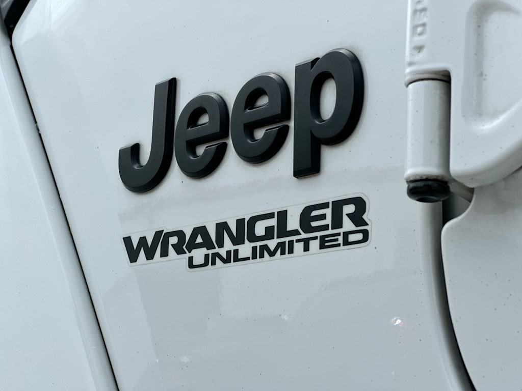 Thumbnail: 2022 Jeep Wrangler - 7