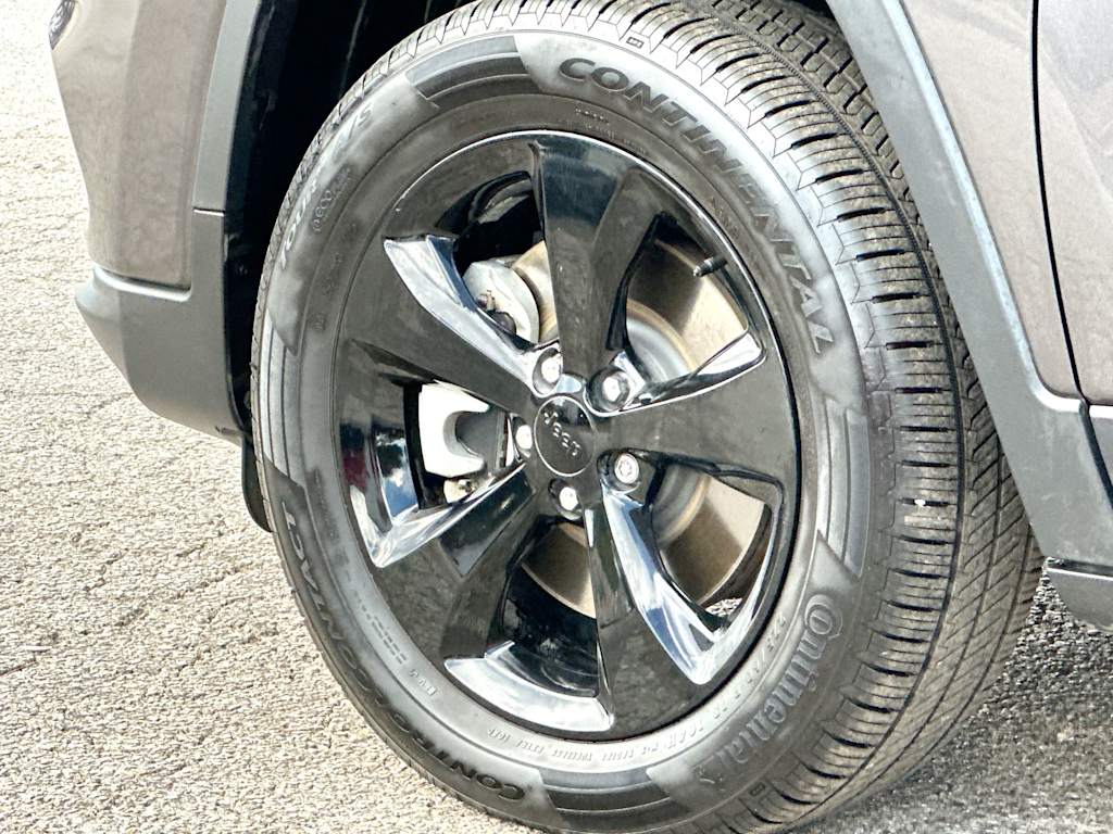 Thumbnail: 2021 Jeep Cherokee - 8