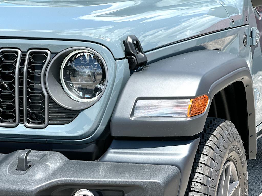 Thumbnail: 2026 Jeep Wrangler - 26