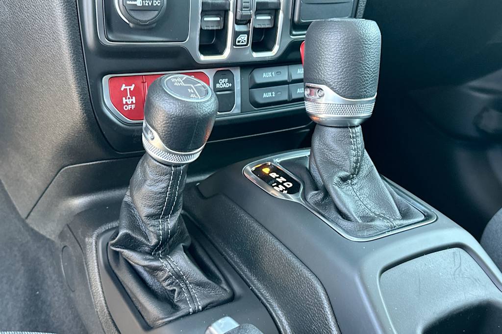 2025 Jeep Wrangler Sport 15