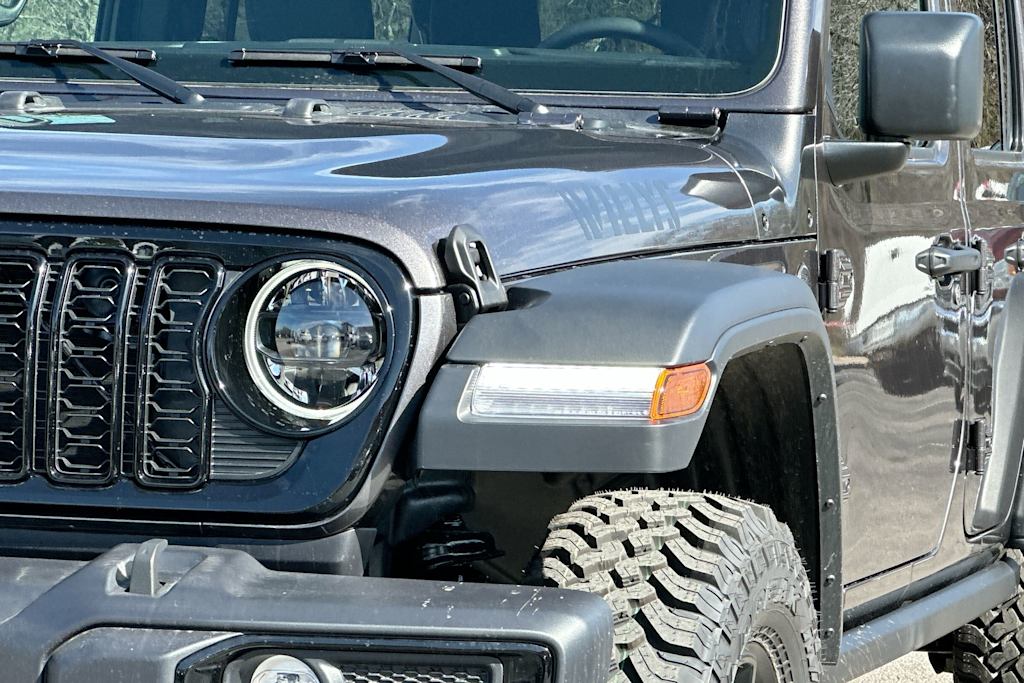 2025 Jeep Wrangler Sport 9