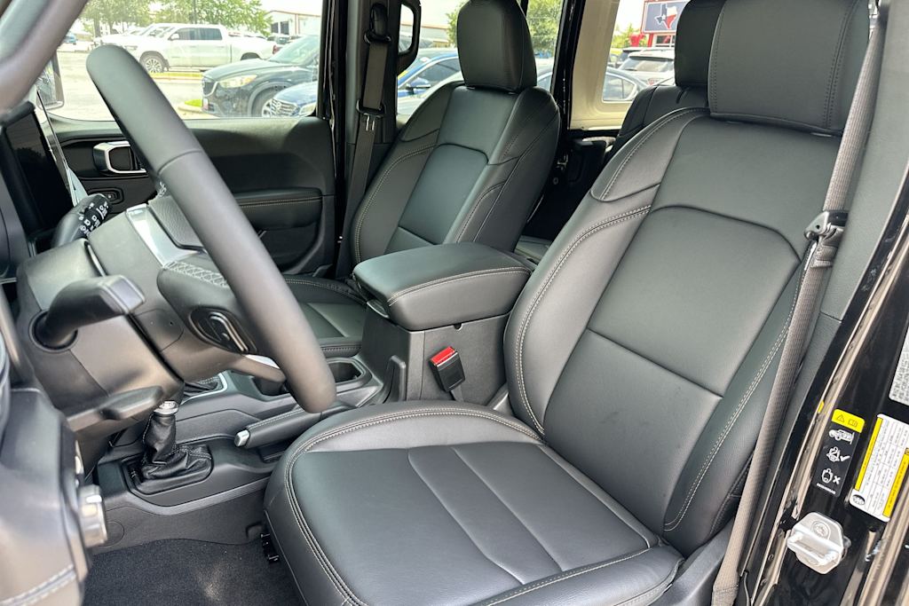 Thumbnail: 2025 Jeep Wrangler - 10