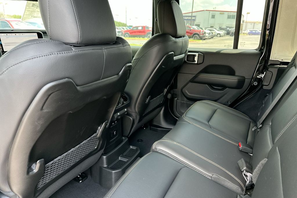 Thumbnail: 2025 Jeep Wrangler - 27