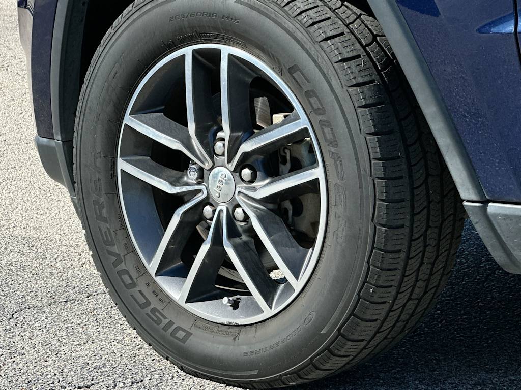 Thumbnail: 2018 Jeep Grand Cherokee - 8