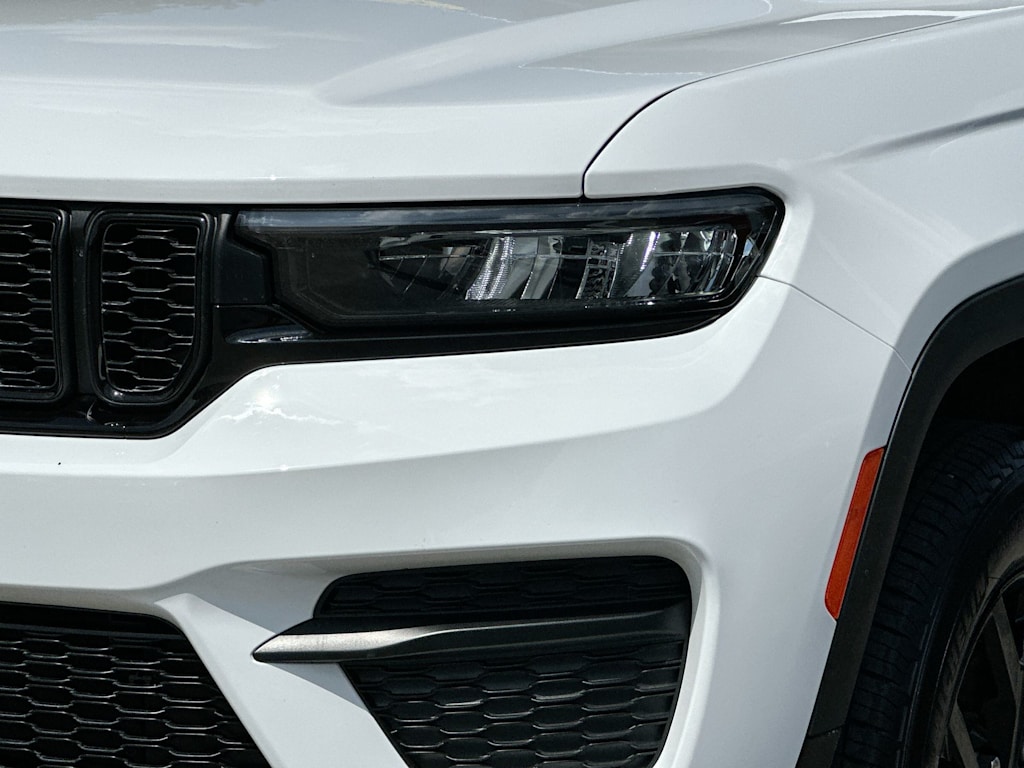 Thumbnail: 2025 Jeep Grand Cherokee - 26