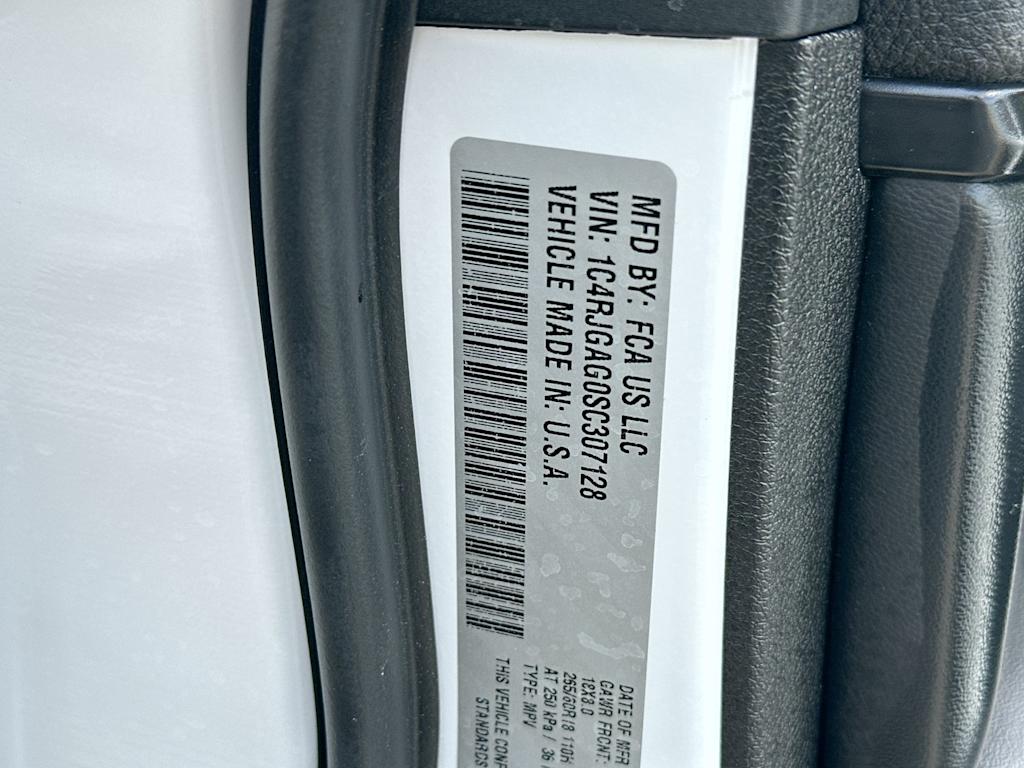 Thumbnail: 2025 Jeep Grand Cherokee - 17