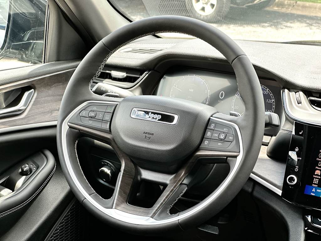 Thumbnail: 2026 Jeep Grand Cherokee - 12