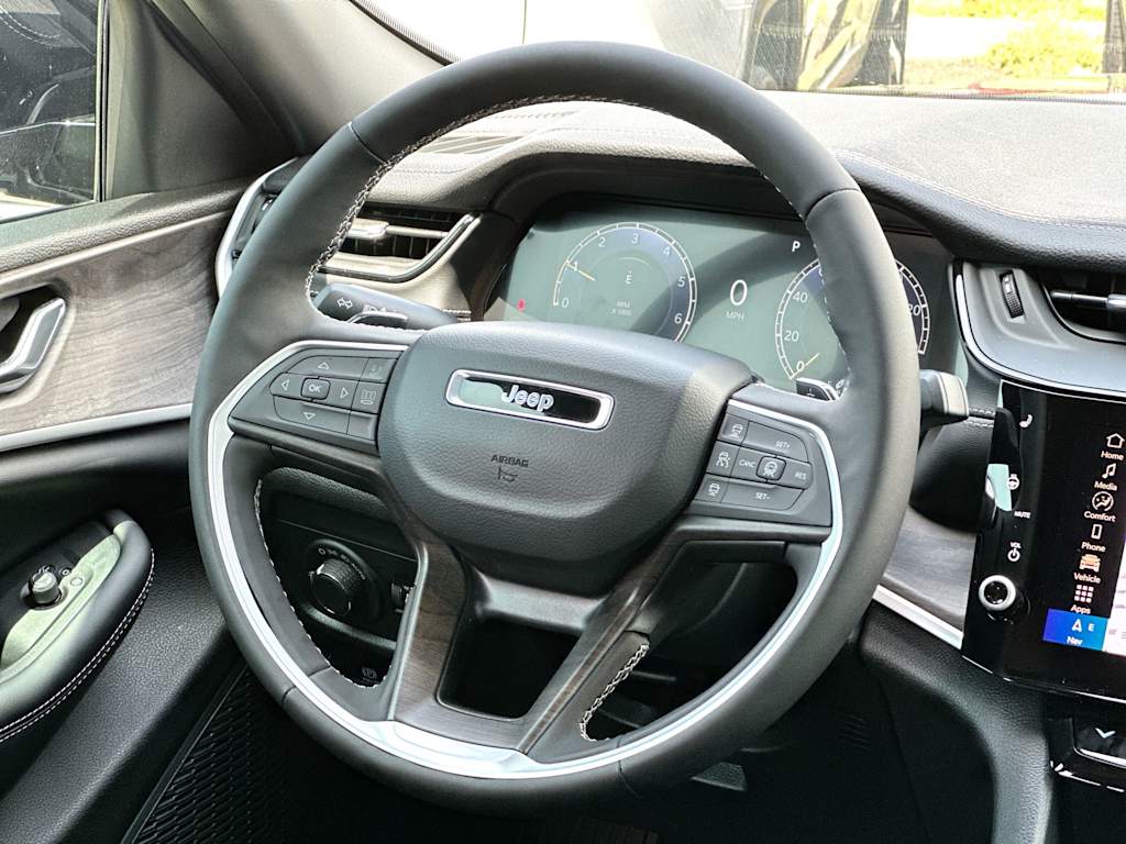 Thumbnail: 2026 Jeep Grand Cherokee - 12