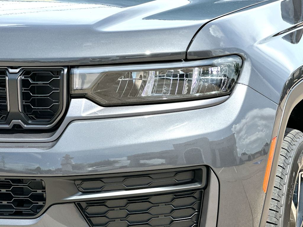 Thumbnail: 2026 Jeep Grand Cherokee - 26