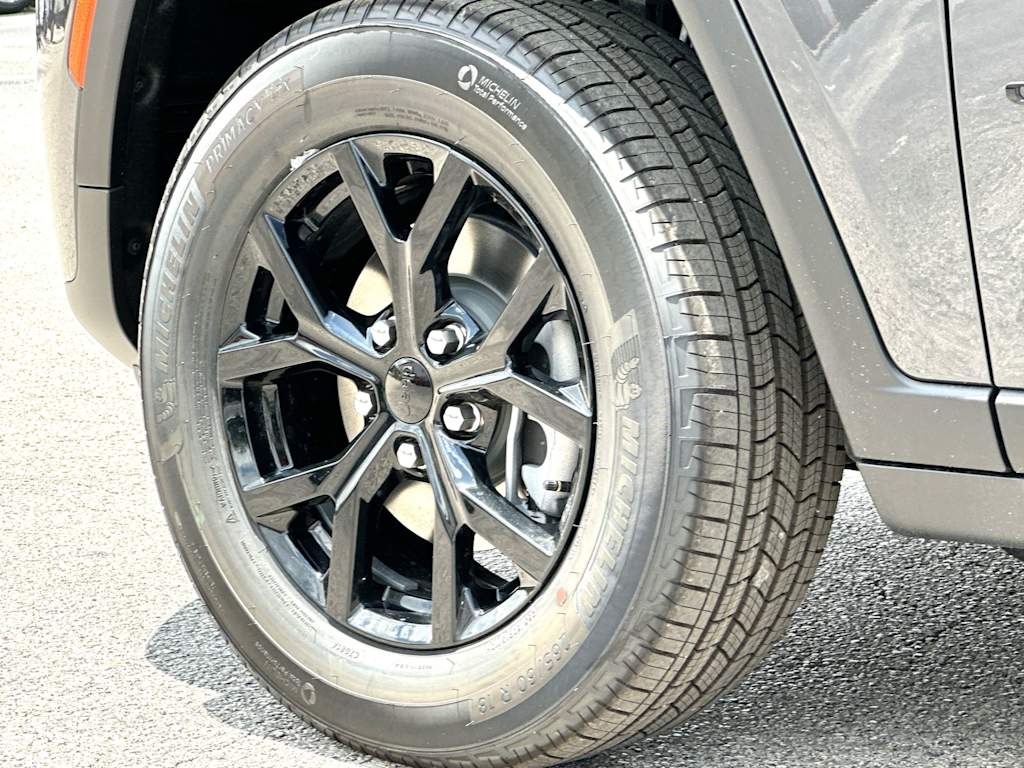 Thumbnail: 2026 Jeep Grand Cherokee - 8