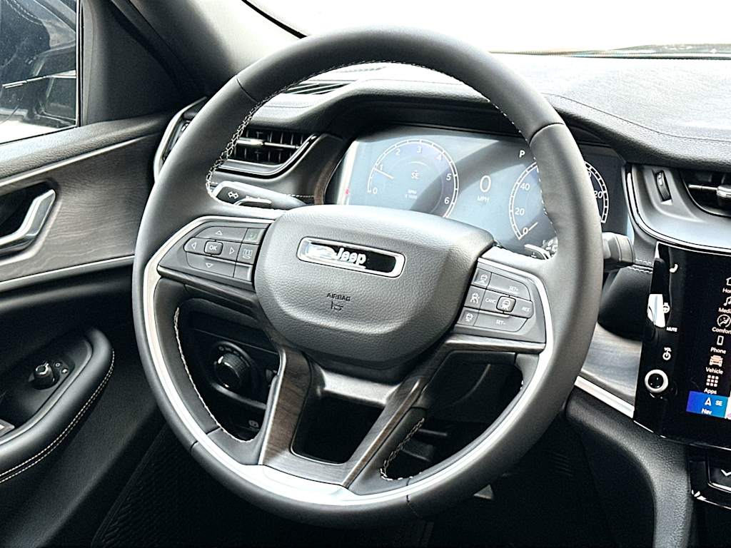 Thumbnail: 2026 Jeep Grand Cherokee - 12