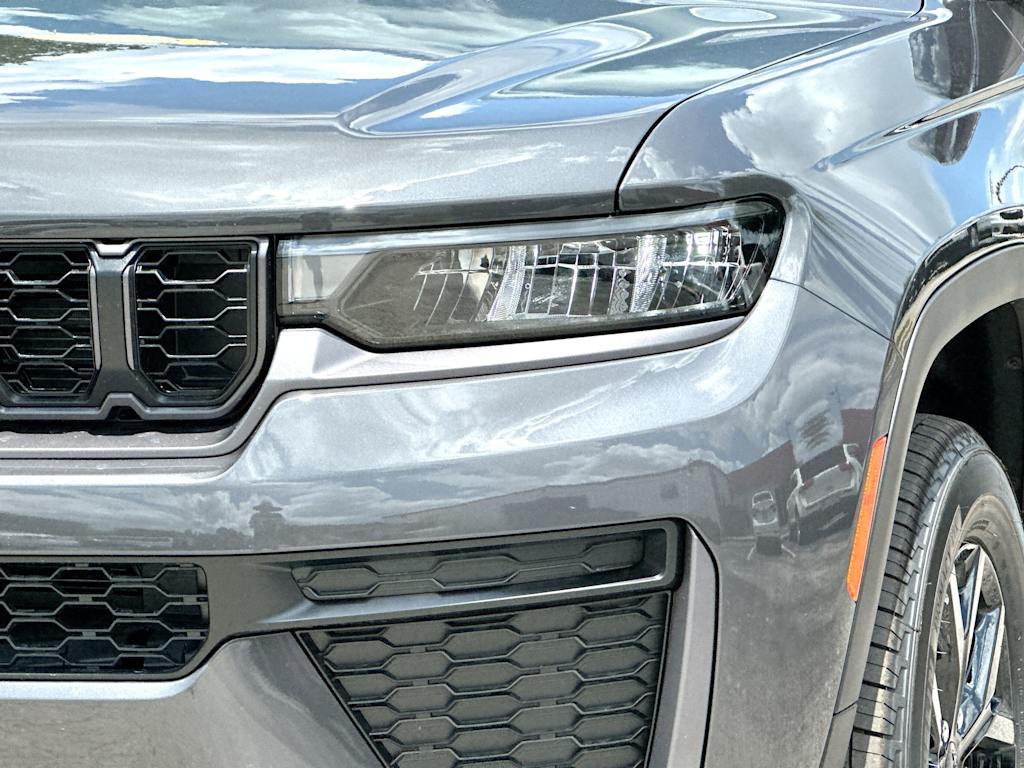 Thumbnail: 2026 Jeep Grand Cherokee - 26