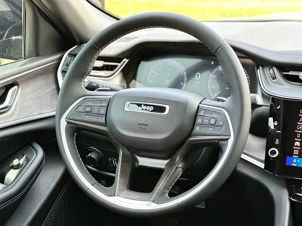 Thumbnail: 2026 Jeep Grand Cherokee - 12