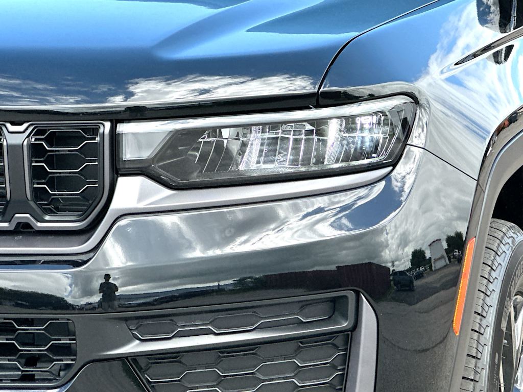Thumbnail: 2026 Jeep Grand Cherokee - 26