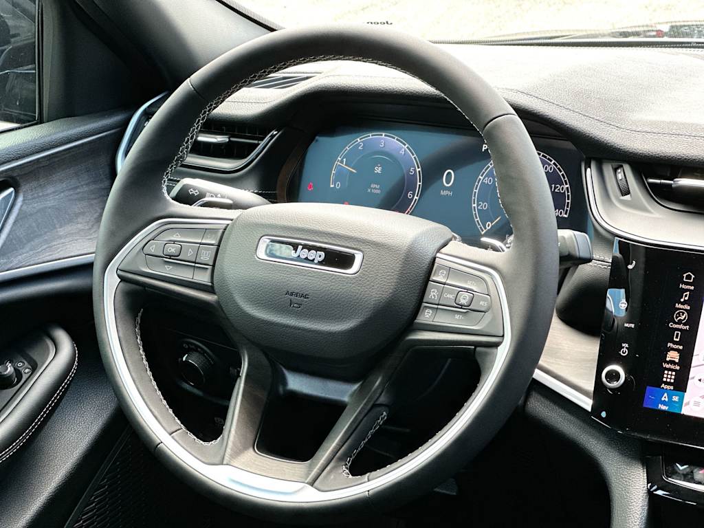 Thumbnail: 2026 Jeep Grand Cherokee - 12