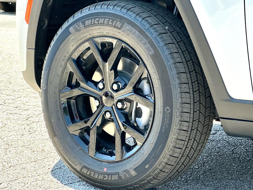 Thumbnail: 2026 Jeep Grand Cherokee - 8