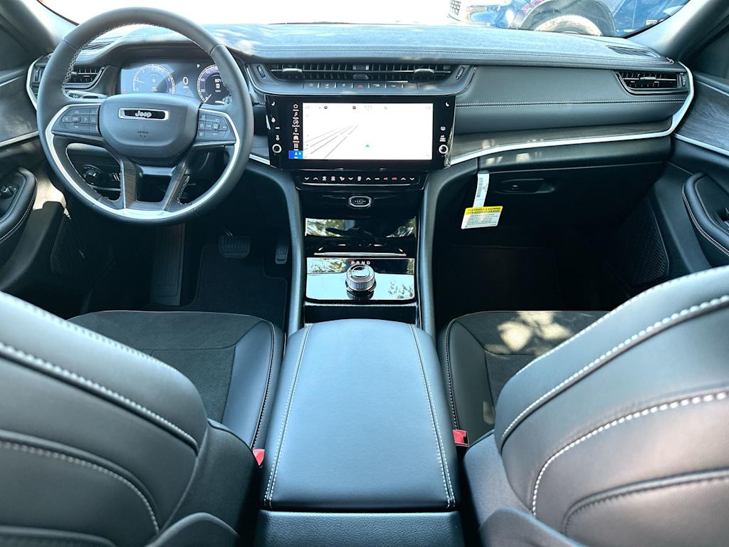 Thumbnail: 2026 Jeep Grand Cherokee - 9