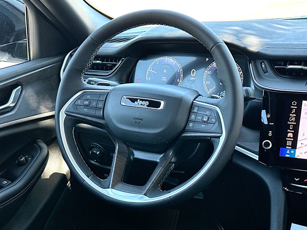 Thumbnail: 2026 Jeep Grand Cherokee - 12