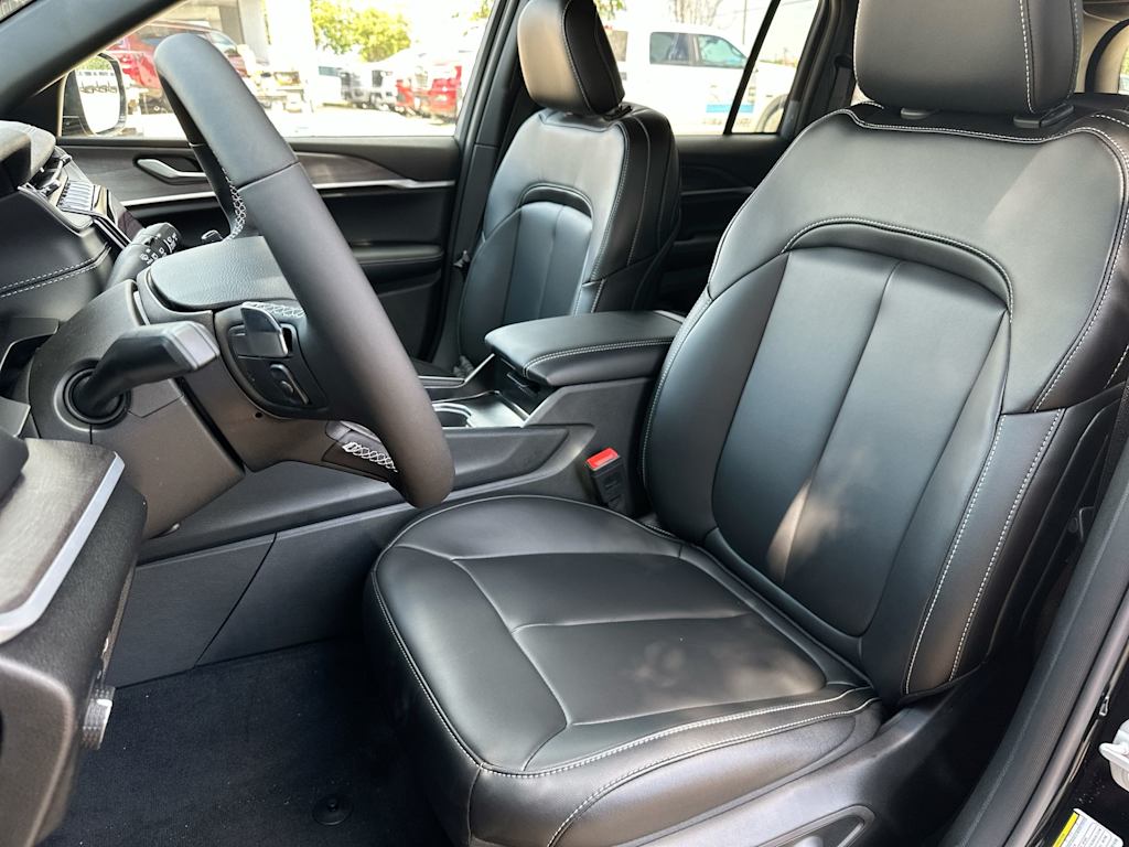 Thumbnail: 2025 Jeep Grand Cherokee - 10