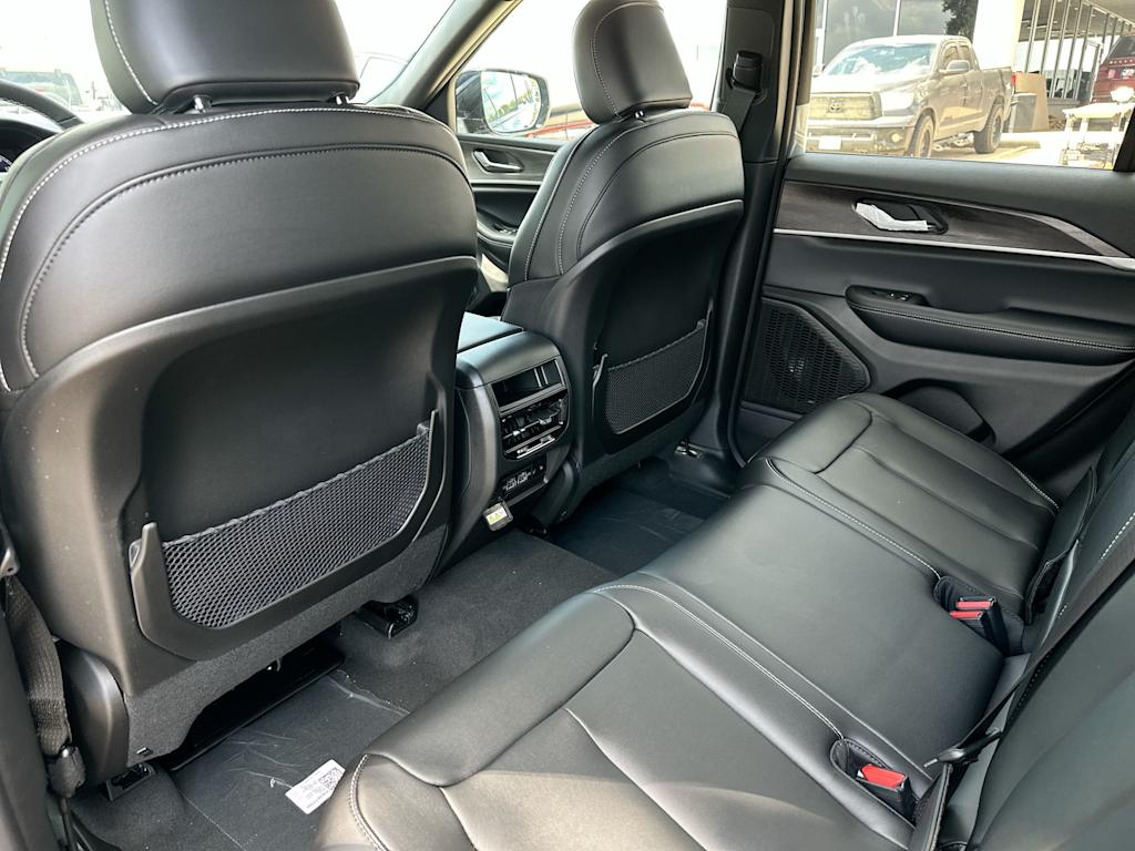 Thumbnail: 2025 Jeep Grand Cherokee - 26