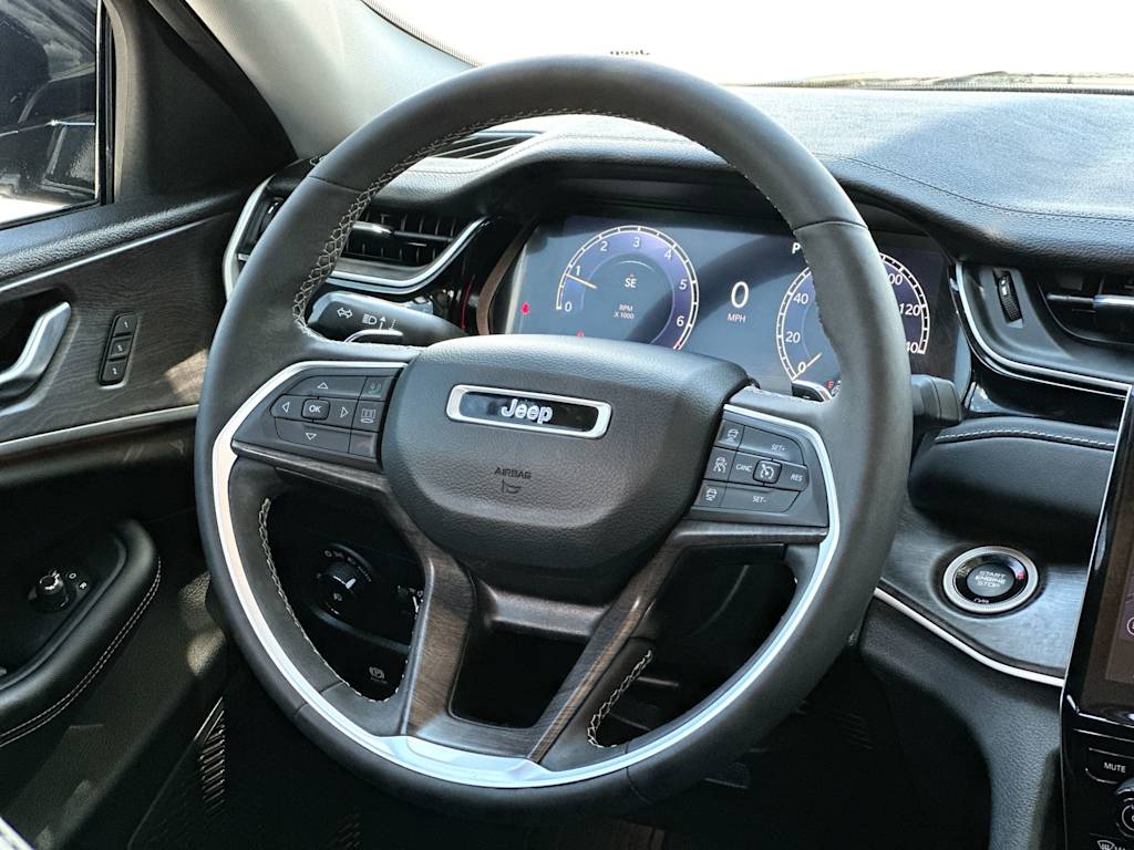 Thumbnail: 2023 Jeep Grand Cherokee - 12