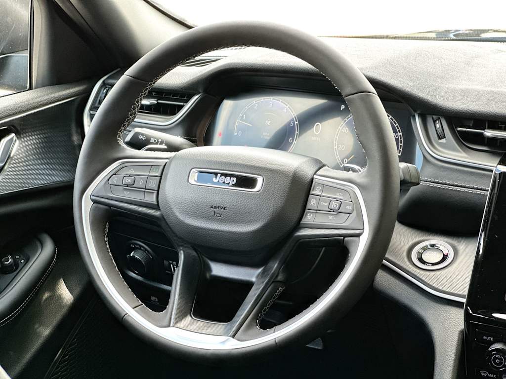 Thumbnail: 2026 Jeep Grand Cherokee - 12