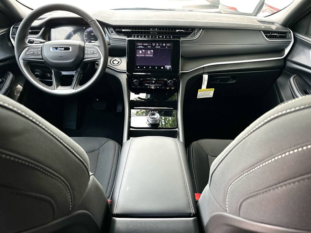 Thumbnail: 2026 Jeep Grand Cherokee - 9