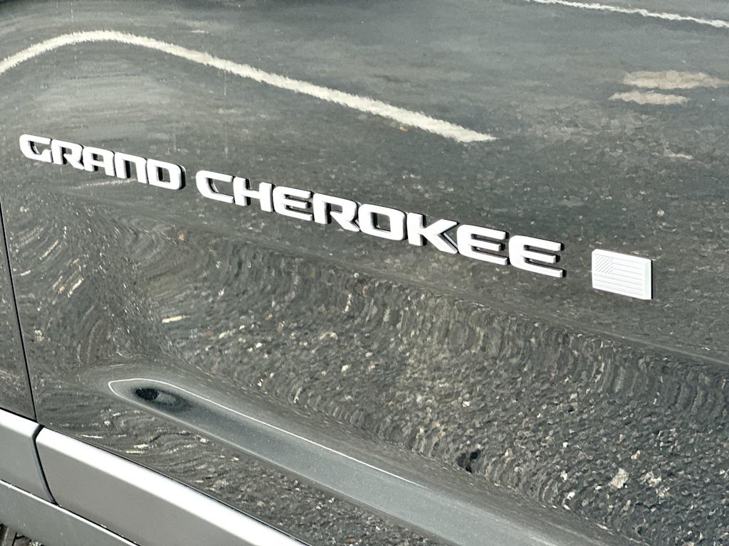 Thumbnail: 2026 Jeep Grand Cherokee - 7