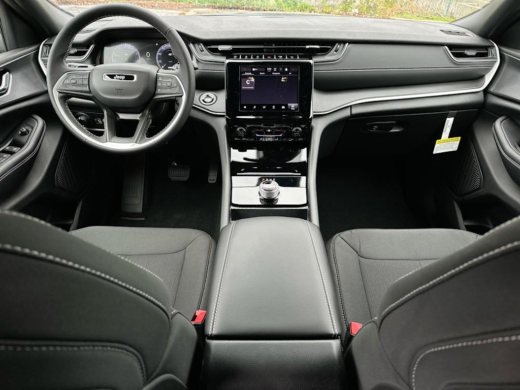 Thumbnail: 2025 Jeep Grand Cherokee - 9