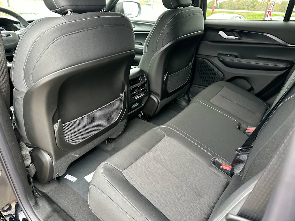 Thumbnail: 2025 Jeep Grand Cherokee - 27