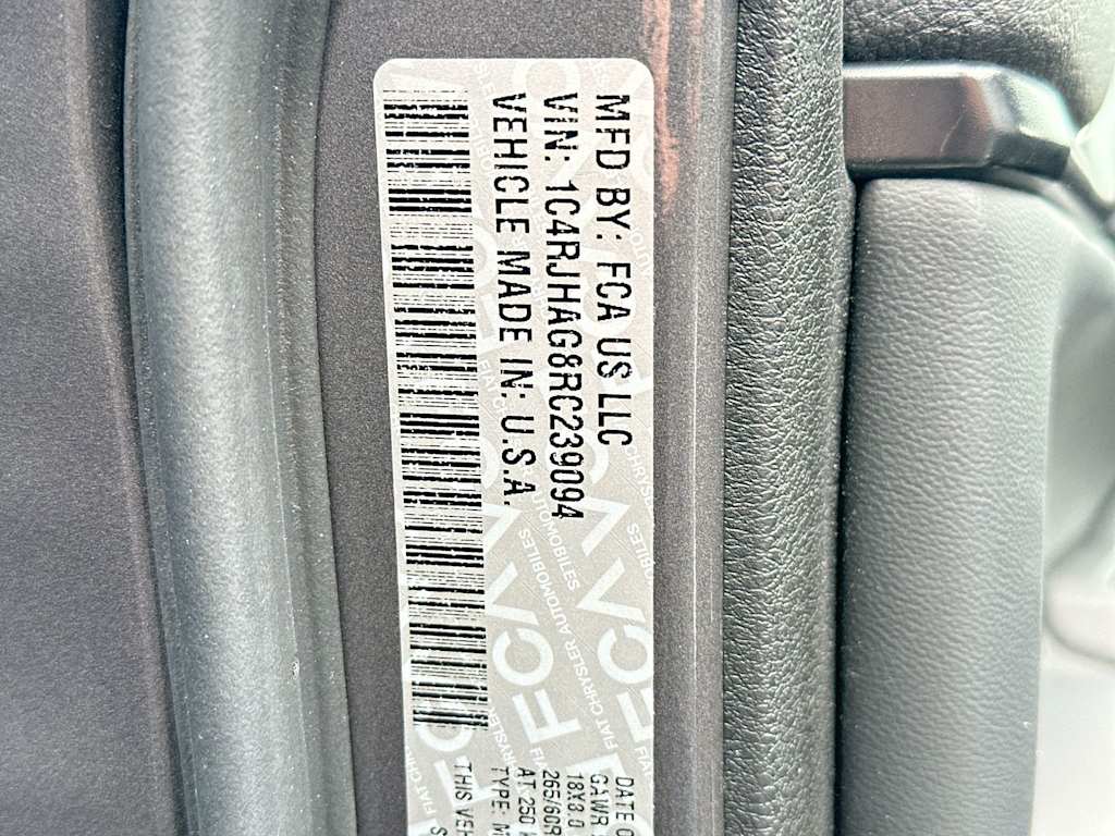 Thumbnail: 2024 Jeep Grand Cherokee - 17