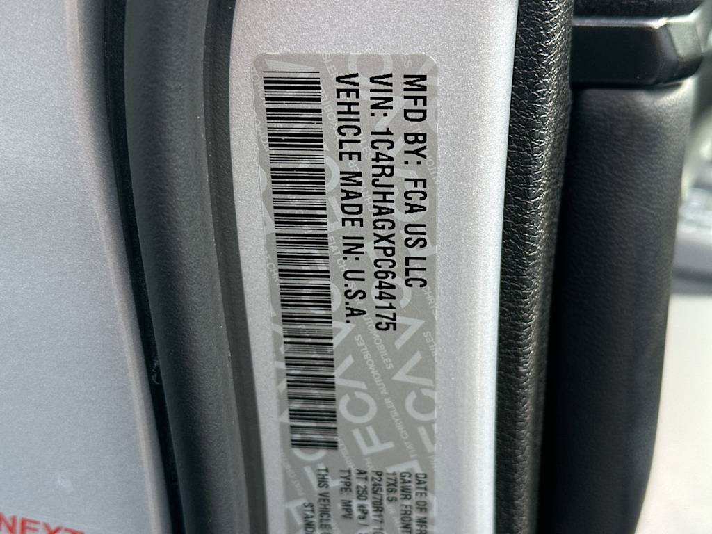 Thumbnail: 2023 Jeep Grand Cherokee - 16