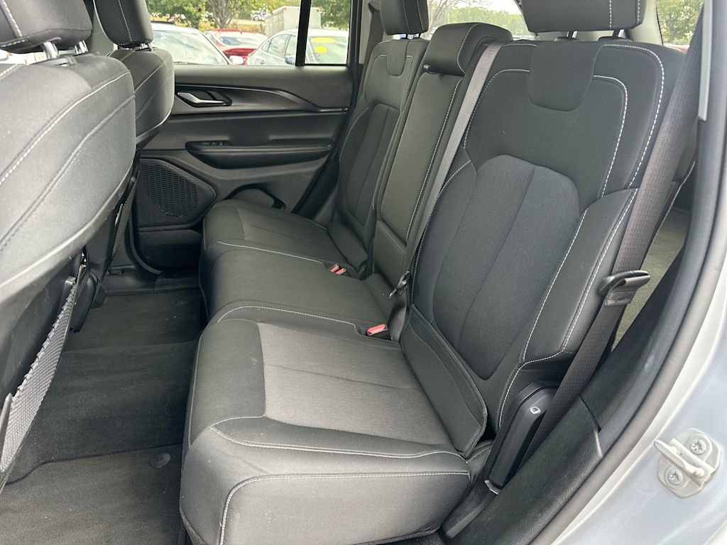 Thumbnail: 2023 Jeep Grand Cherokee - 11