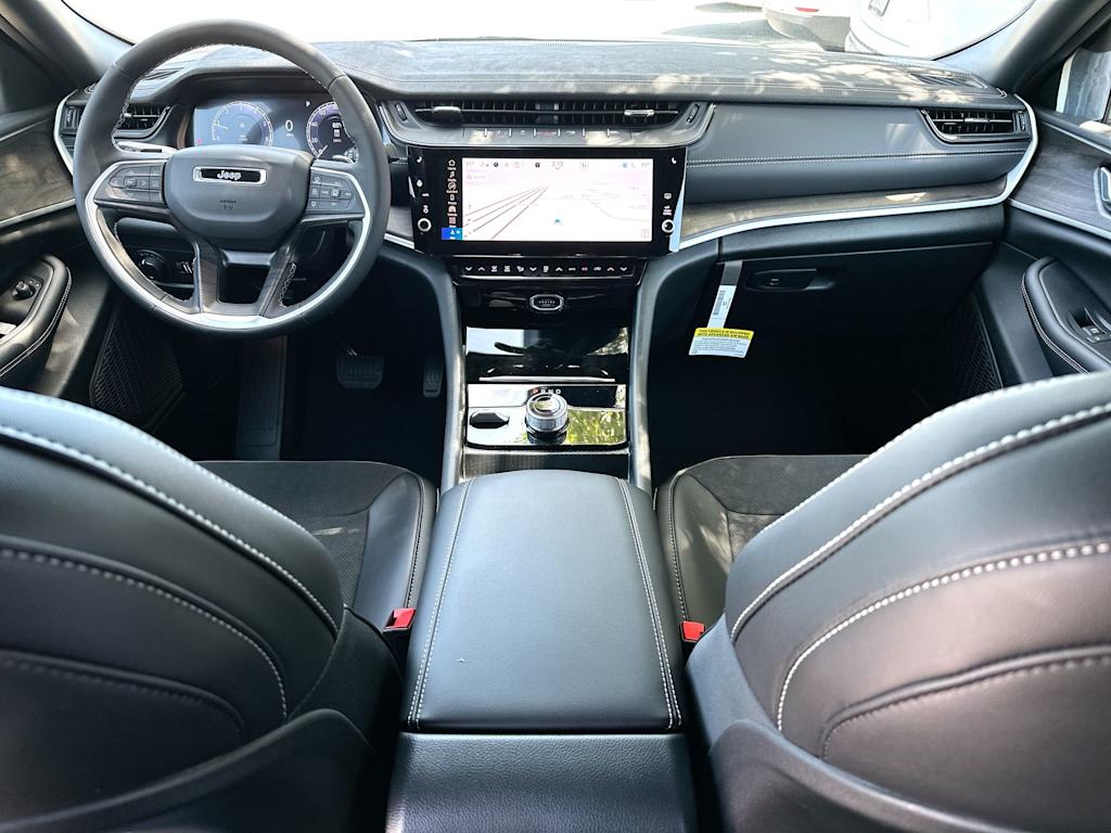 Thumbnail: 2026 Jeep Grand Cherokee - 9