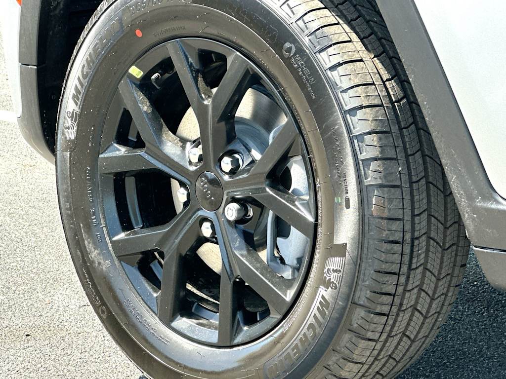 Thumbnail: 2026 Jeep Grand Cherokee - 8