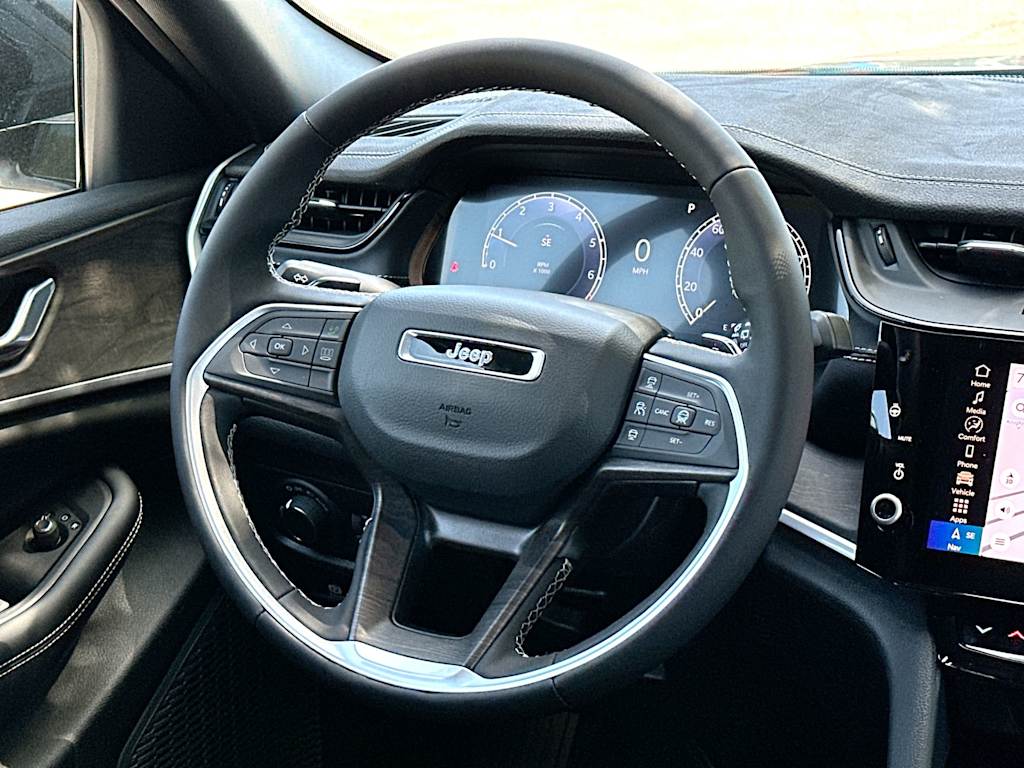 Thumbnail: 2026 Jeep Grand Cherokee - 12