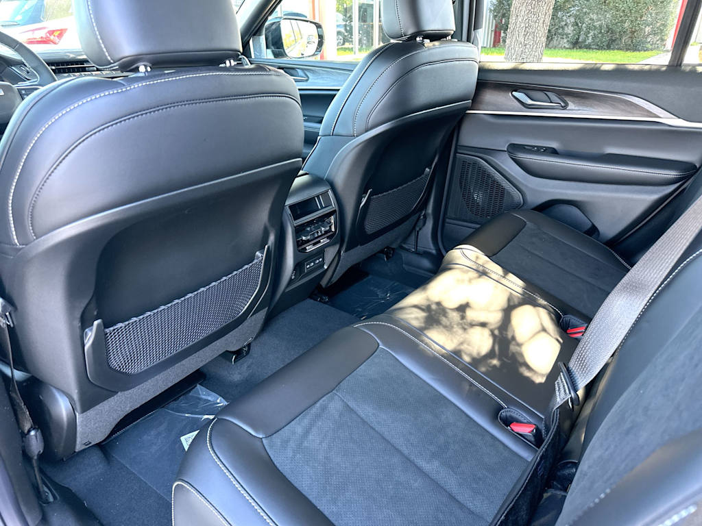 Thumbnail: 2026 Jeep Grand Cherokee - 27
