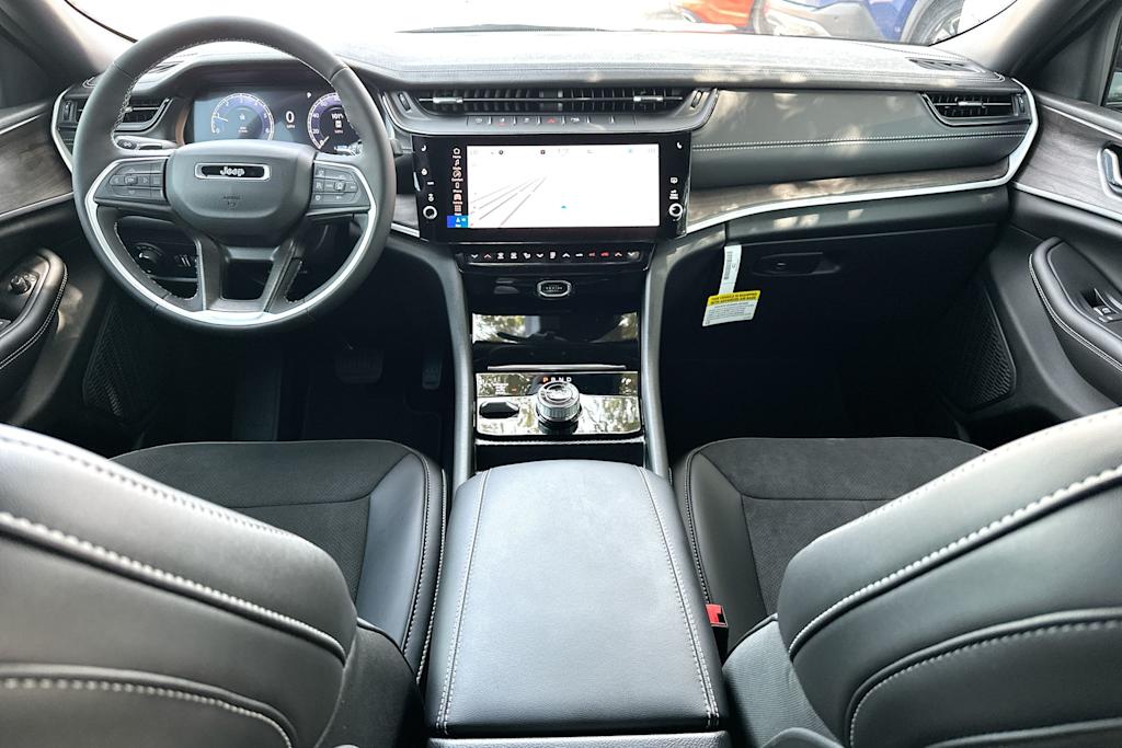 Thumbnail: 2026 Jeep Grand Cherokee - 9