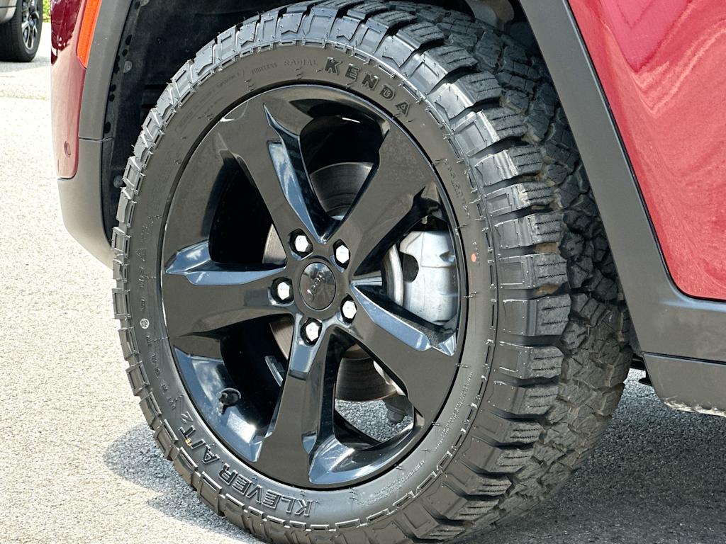 Thumbnail: 2023 Jeep Grand Cherokee - 8