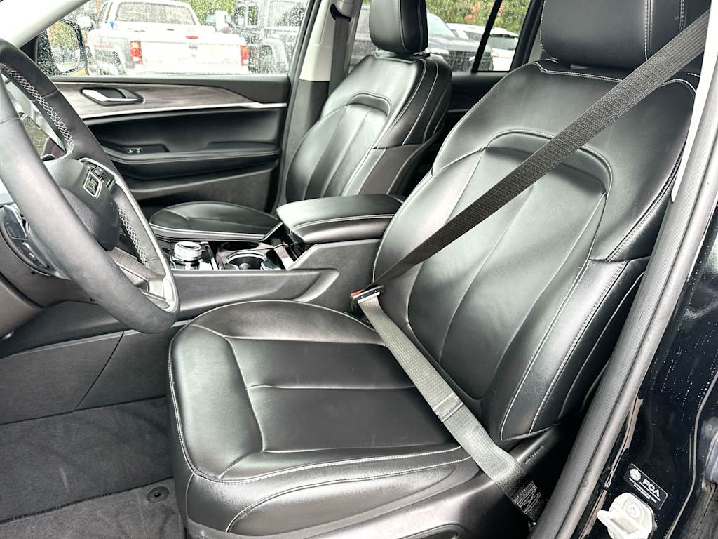Thumbnail: 2023 Jeep Grand Cherokee - 10