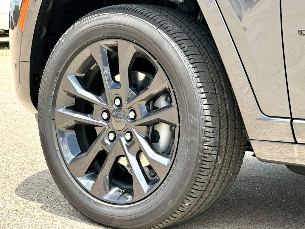 Thumbnail: 2026 Jeep Grand Cherokee - 8