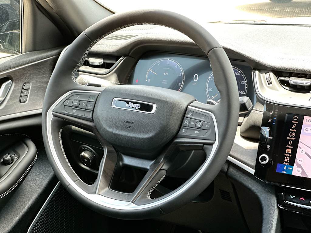 Thumbnail: 2026 Jeep Grand Cherokee - 12