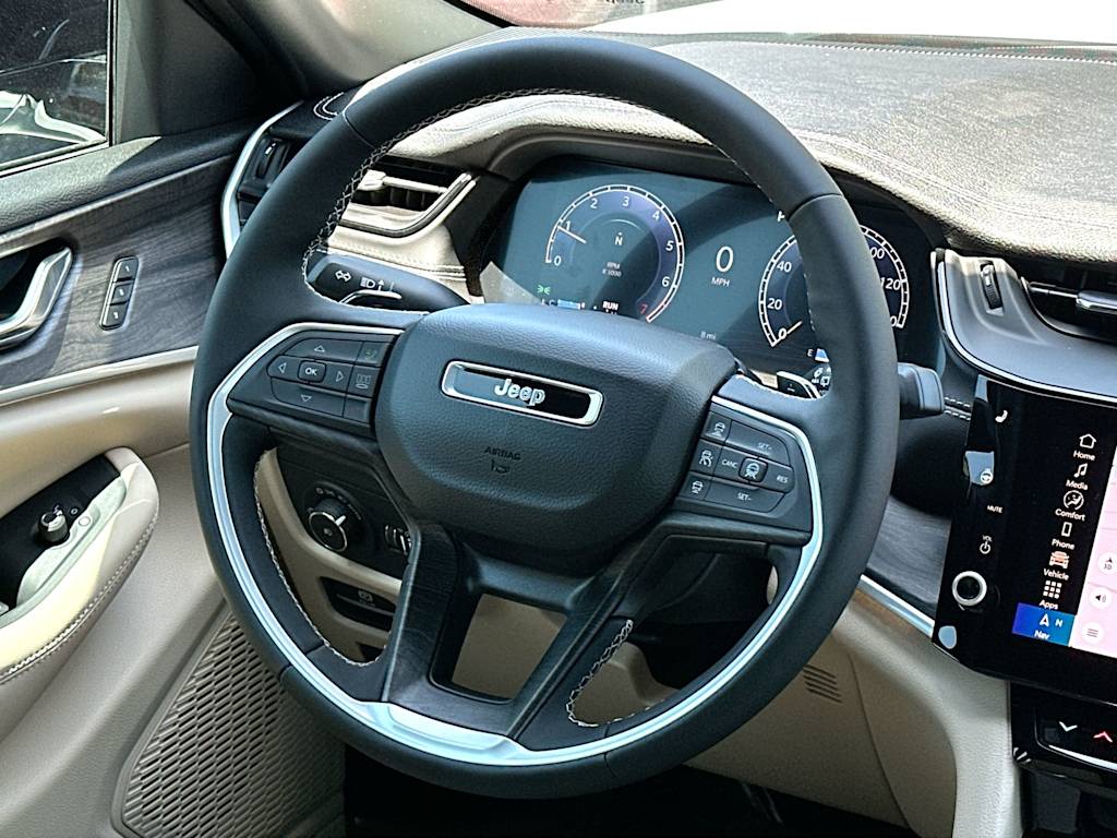 Thumbnail: 2026 Jeep Grand Cherokee - 12