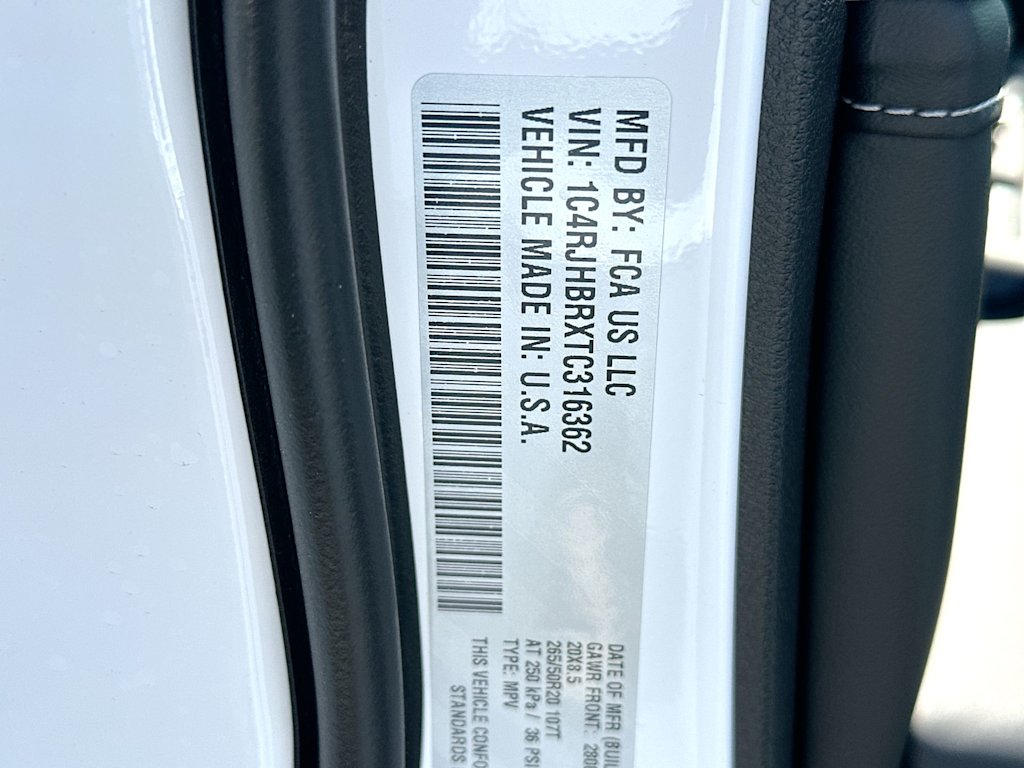 Thumbnail: 2026 Jeep Grand Cherokee - 17