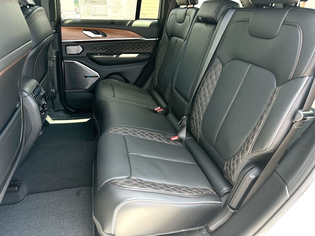 Thumbnail: 2026 Jeep Grand Cherokee - 11