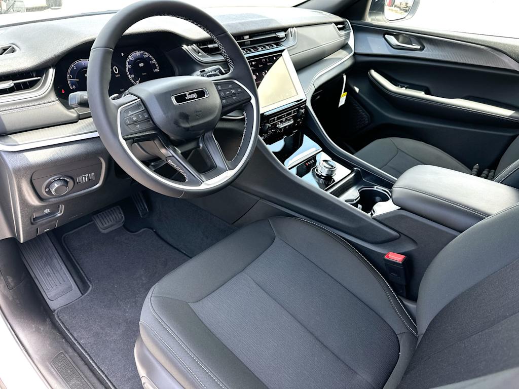 Thumbnail: 2026 Jeep Grand Cherokee L - 2