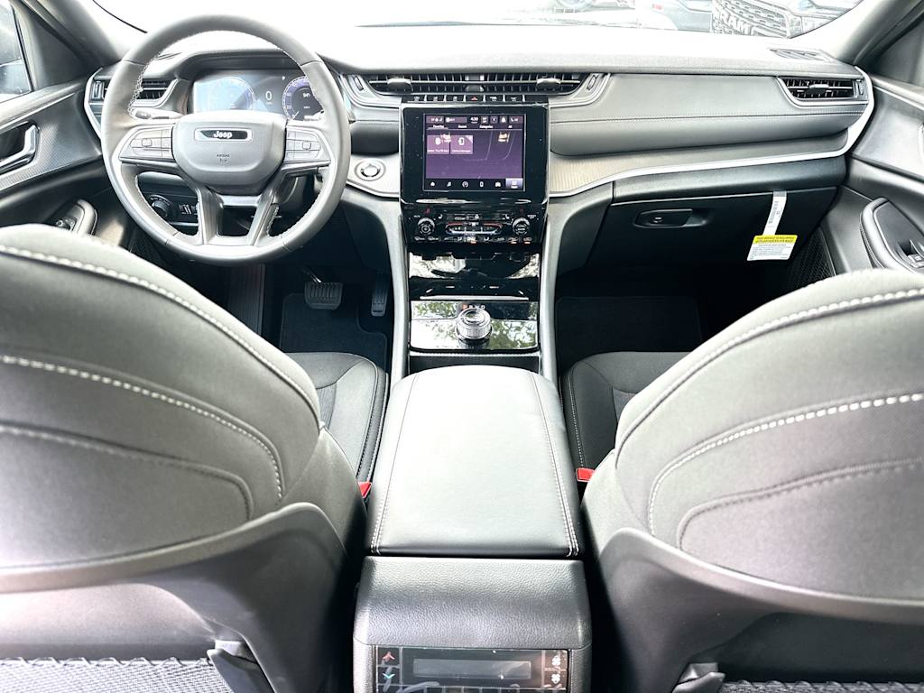 Thumbnail: 2026 Jeep Grand Cherokee L - 9