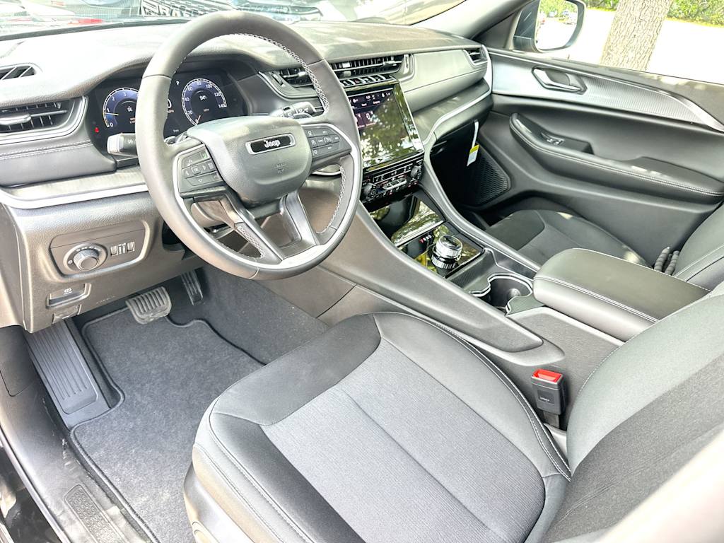 Thumbnail: 2026 Jeep Grand Cherokee L - 2