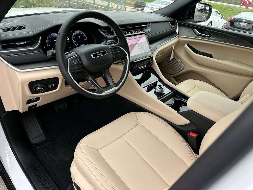 Thumbnail: 2025 Jeep Grand Cherokee L - 2